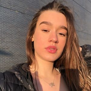 Meet your Posher, Ellz